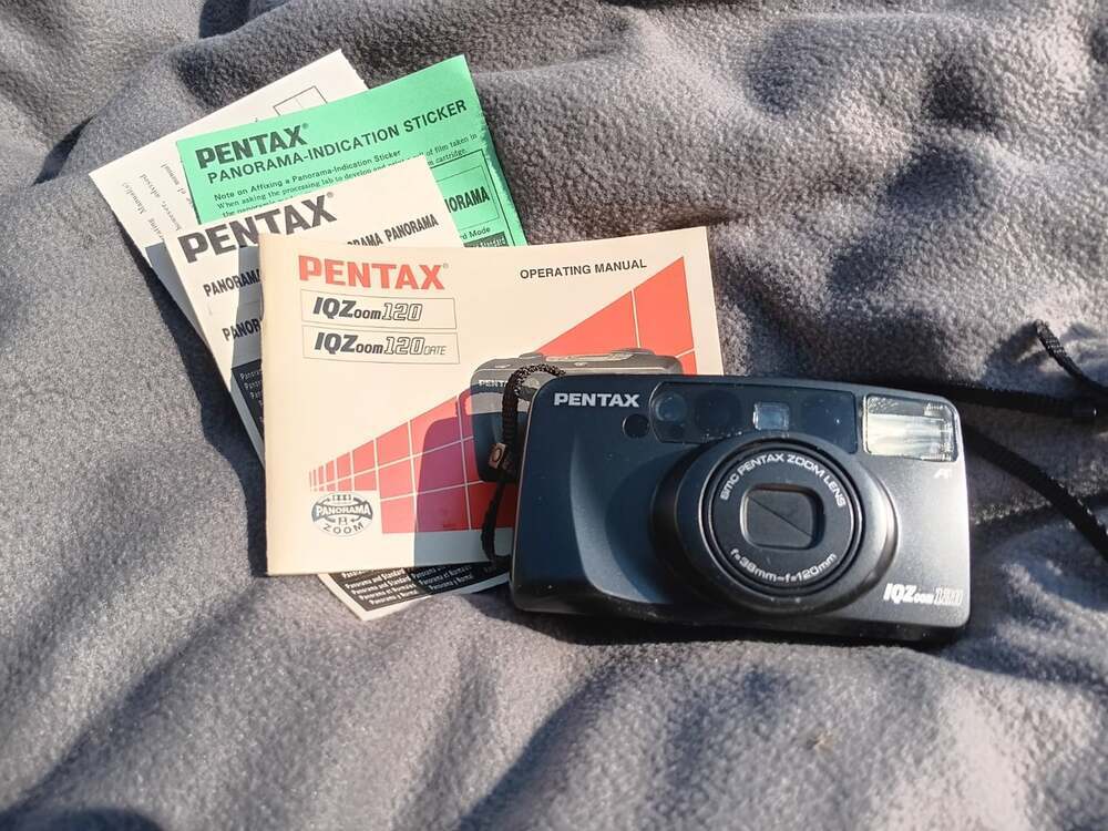 Pentax IQZoom 120 35mm Film Camera 38‑120mm Zoom w/ Manual & Strap Tested As‑Is - Picture 2 of 7